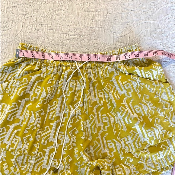 Elevenses Embroidered Gold Shorts - Picture 11 of 16